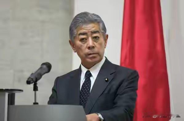 日本：外相急了

高市早苗当选自民党总裁，眼看着就要坐上首相宝座了，其一贯的政治