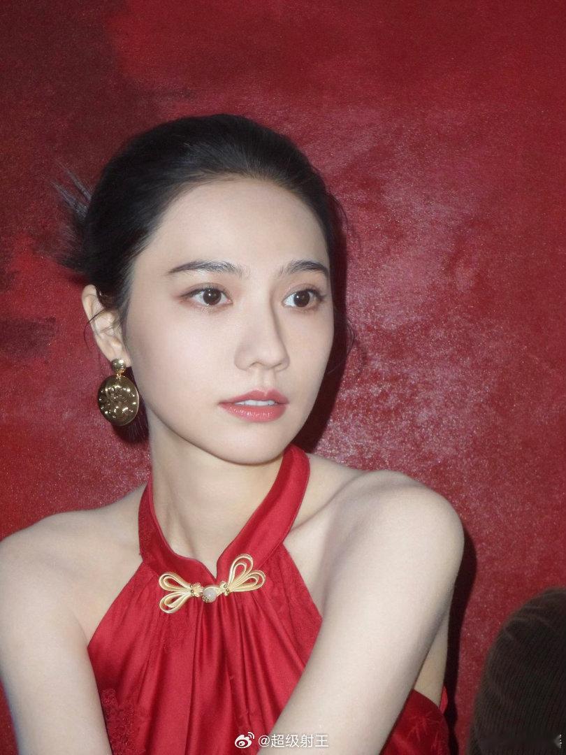 姜佩瑶 