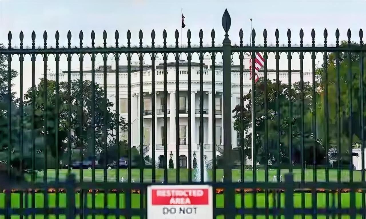 快讯！快讯！
 
据多家媒体报道，美国国防部突然宣布了把本土安全、工业基础和海外