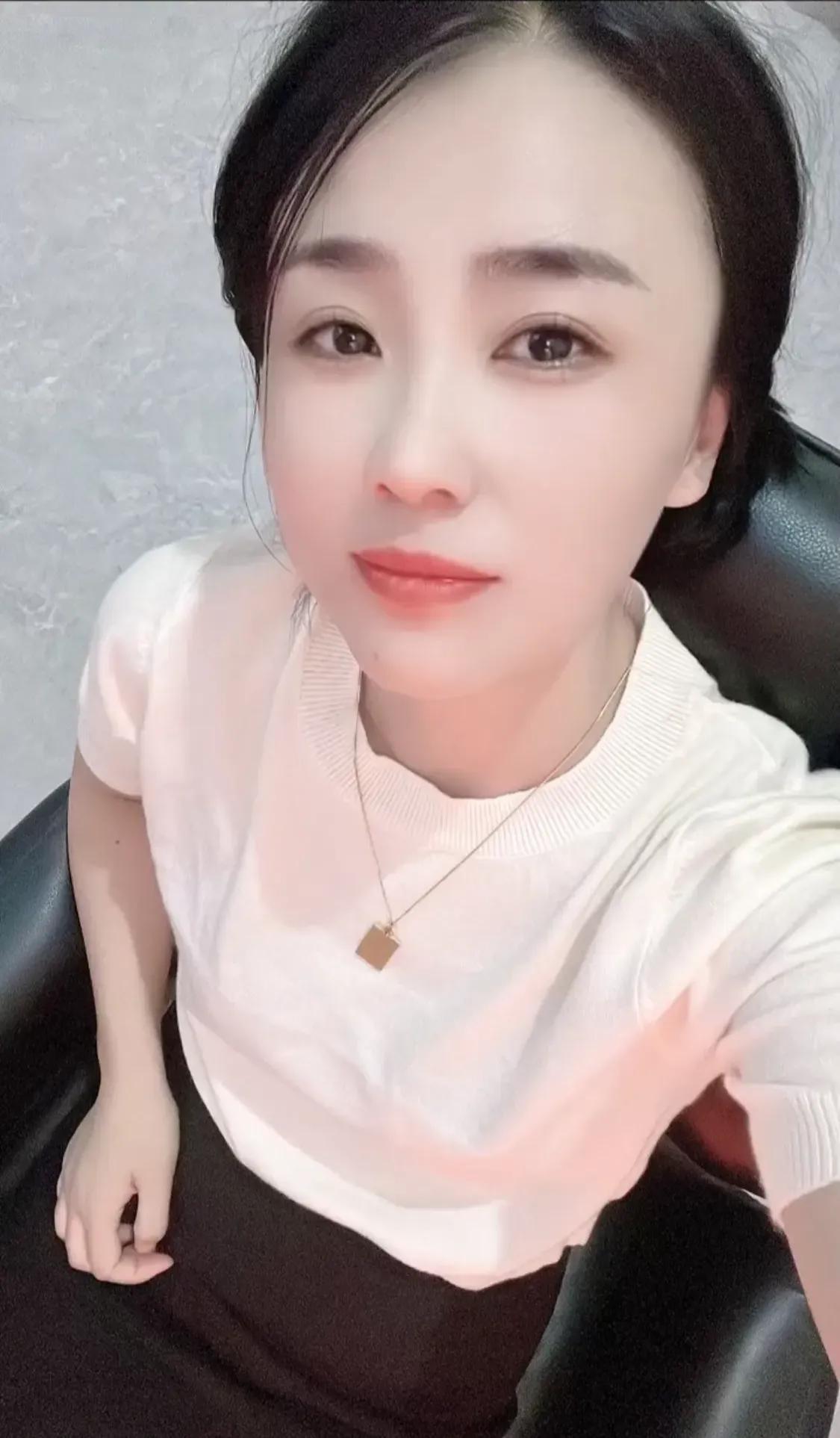 这些古训你都记住了吗？
养儿别养俩，养俩做牛马，养儿别养仨，养仨没有家。闺女小棉