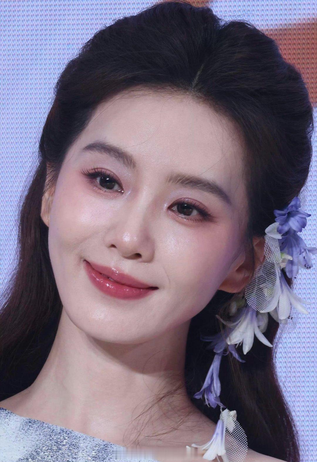 刘诗诗刘亦菲活动生图刘诗诗这个状态真美啊 