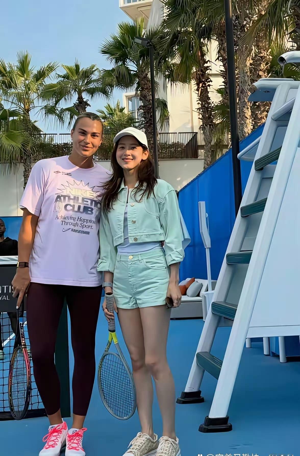 还得是有钱人的圈子真小，章泽天随便打打就能约萨巴伦卡。 