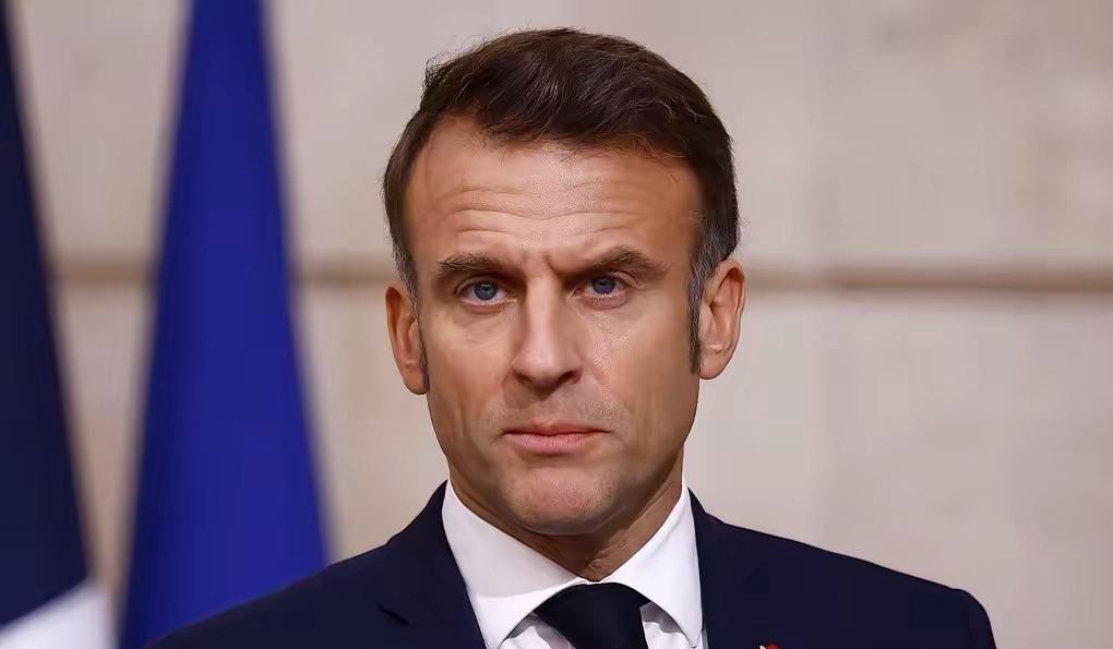 根据最新的民调显示，法国总统马克龙支持率已经跌至自2017年首次当选以来的最低点