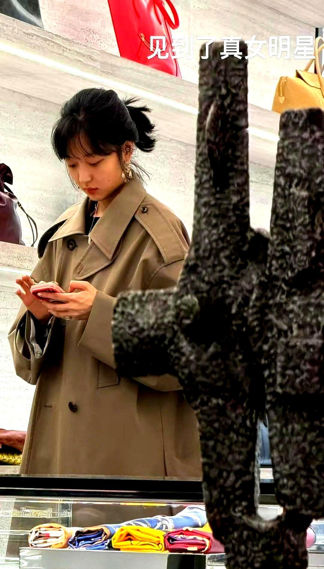 现在还有明星私下不凹人设不摆拍？孙千这趟西班牙旅行，真的打了好多立人设明星的脸。