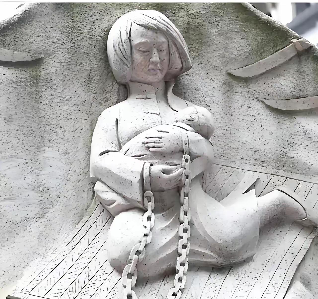 1928年，王月贞被拖上处刑台，当执行前，她突然激动道：“先等会，能不能让我提一