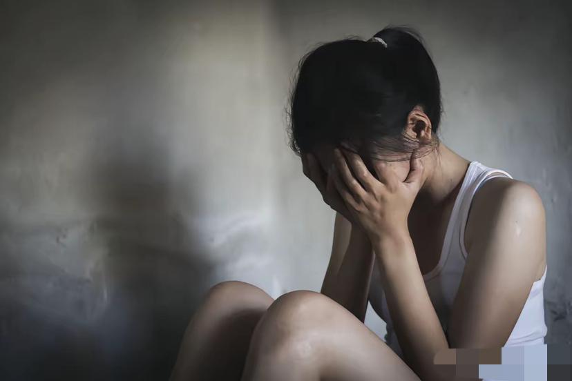 “这是人干的事？” 四川一男子在好兄弟家借宿，竟趁兄弟临时外出，偷偷潜入主卧，对