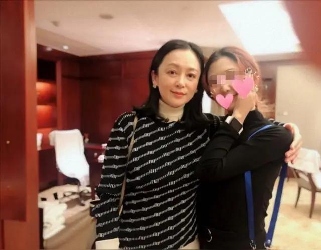 你对陈红的转型之路有什么看法?
陈红的转型之路，是非常明智而有远见之举。
她不愧