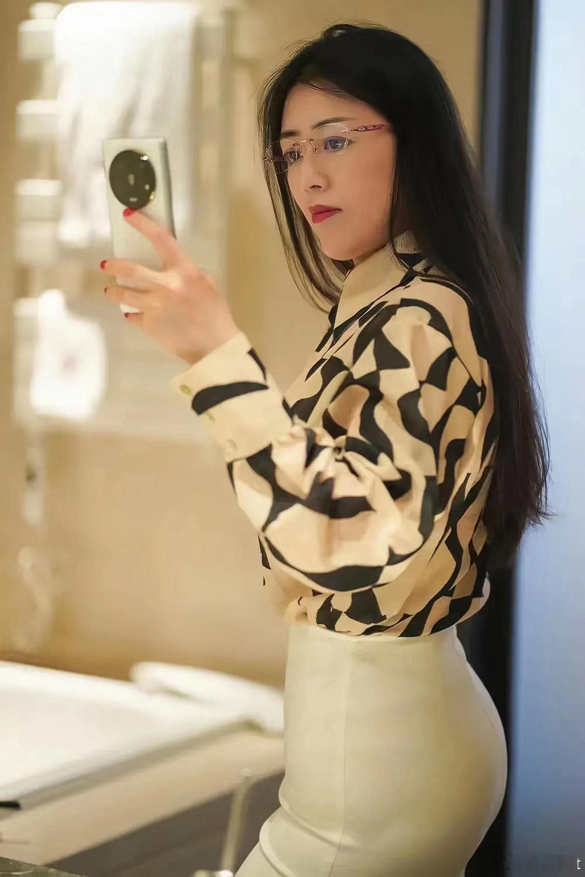 经典美熟丽莎阿姨是多少小伙子的梦？ ​​​