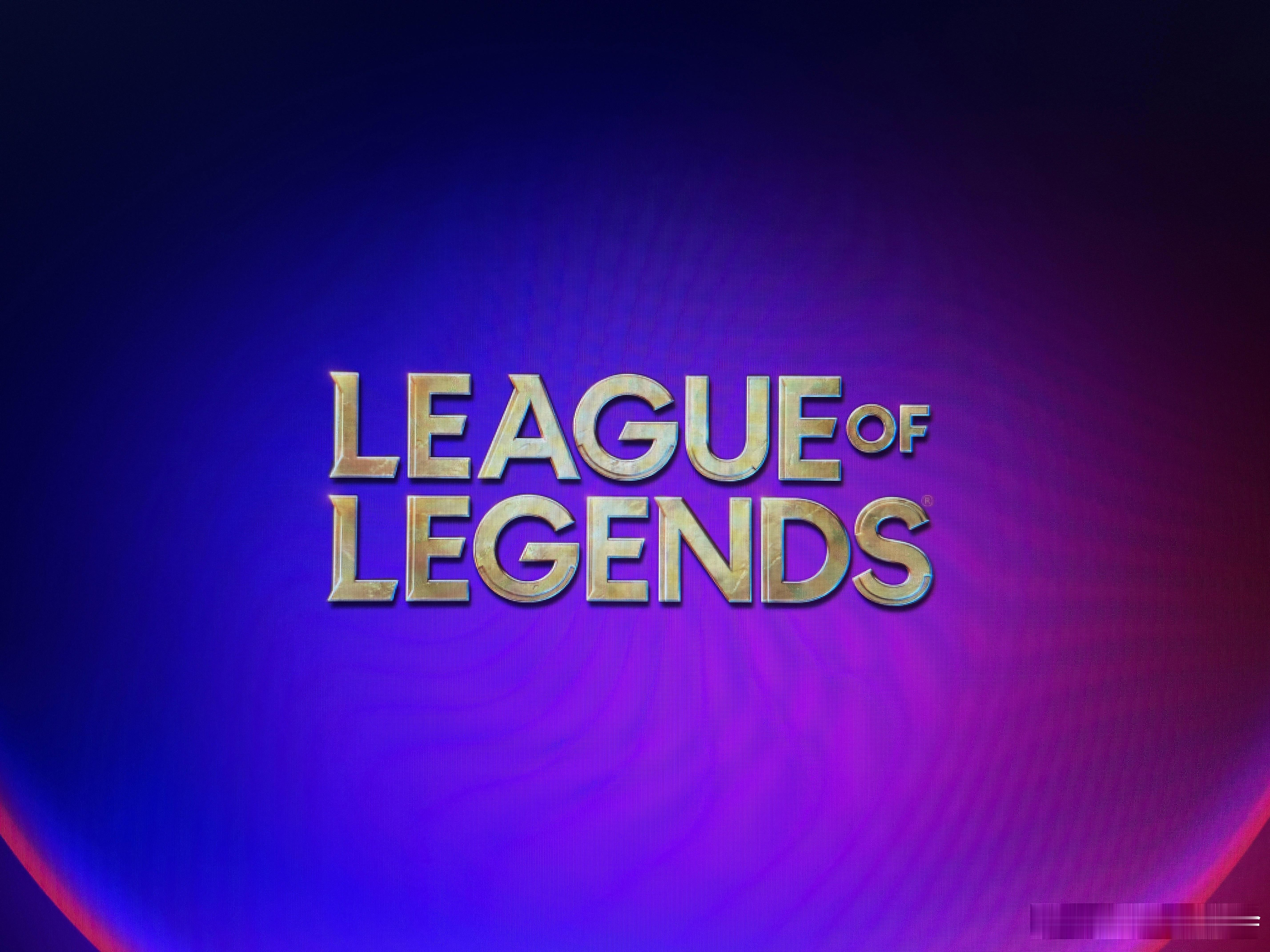 Faker开自定义给自己庆生Faker 能成为 LOL 传奇人物真的是足够热爱这
