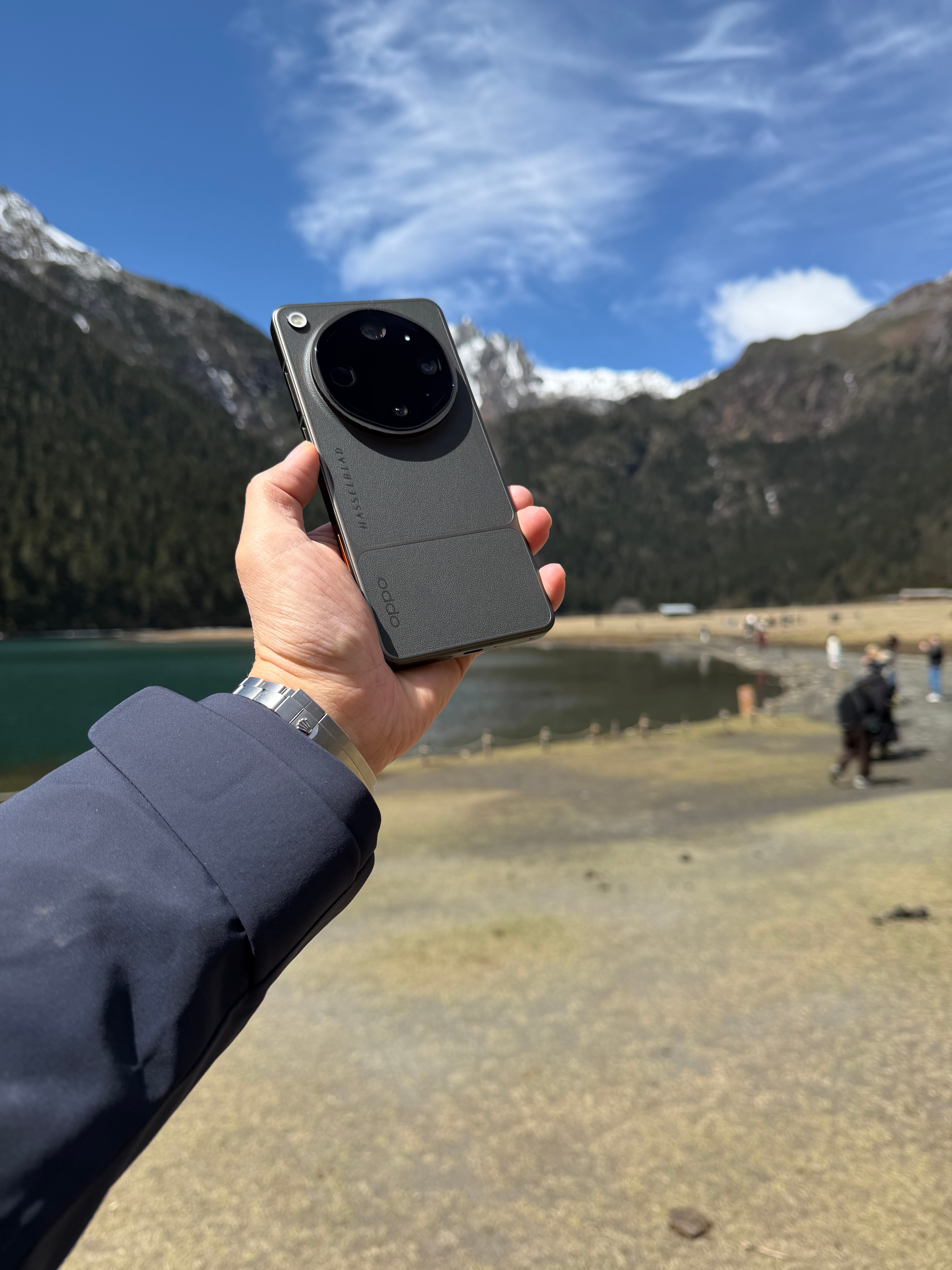 继承了哈苏大地探索版的正统设计！一眼高级、一用专业~！