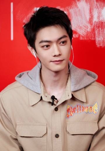 许凯ID给个机会 许凯真的这个id我可以笑一年哈哈哈哈哈哈 