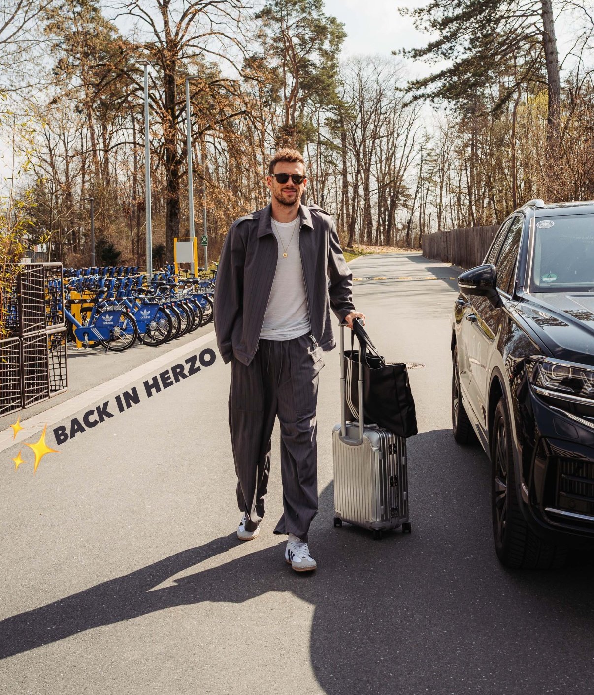 球员们来到国家队报到 