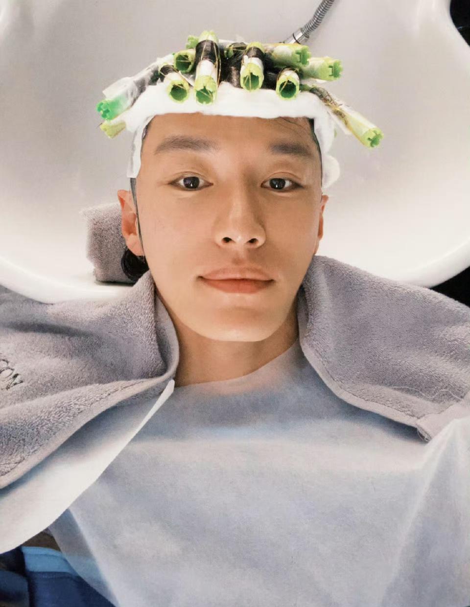 娱乐圈的残酷真相：魏大勋吃完孟宴臣的红利，代旭才刚刚端上“裴轸”这盘硬菜。
别误