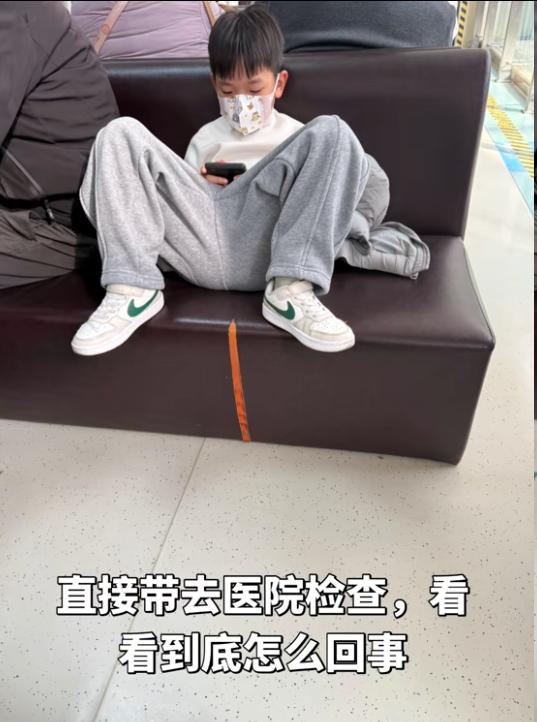 “万万没想到！”近日，江苏，一男孩写作业时，说自己头痛，睡一觉又好了，家长以为孩