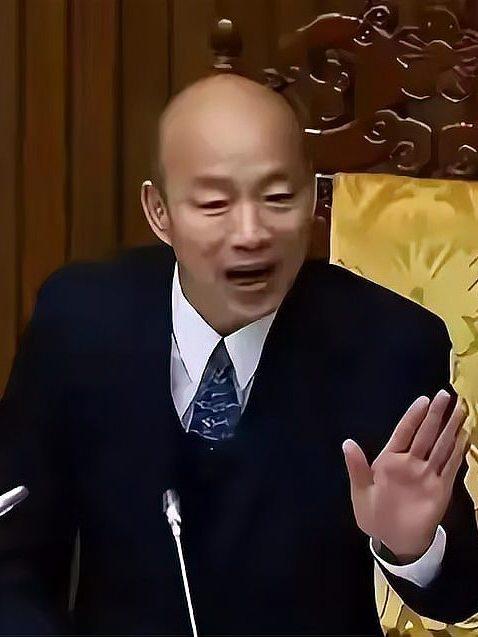 8人愤然请辞揭绿营丑态，郑丽文发声，韩国瑜态度引争议
 
台湾立法机构最近乱得一