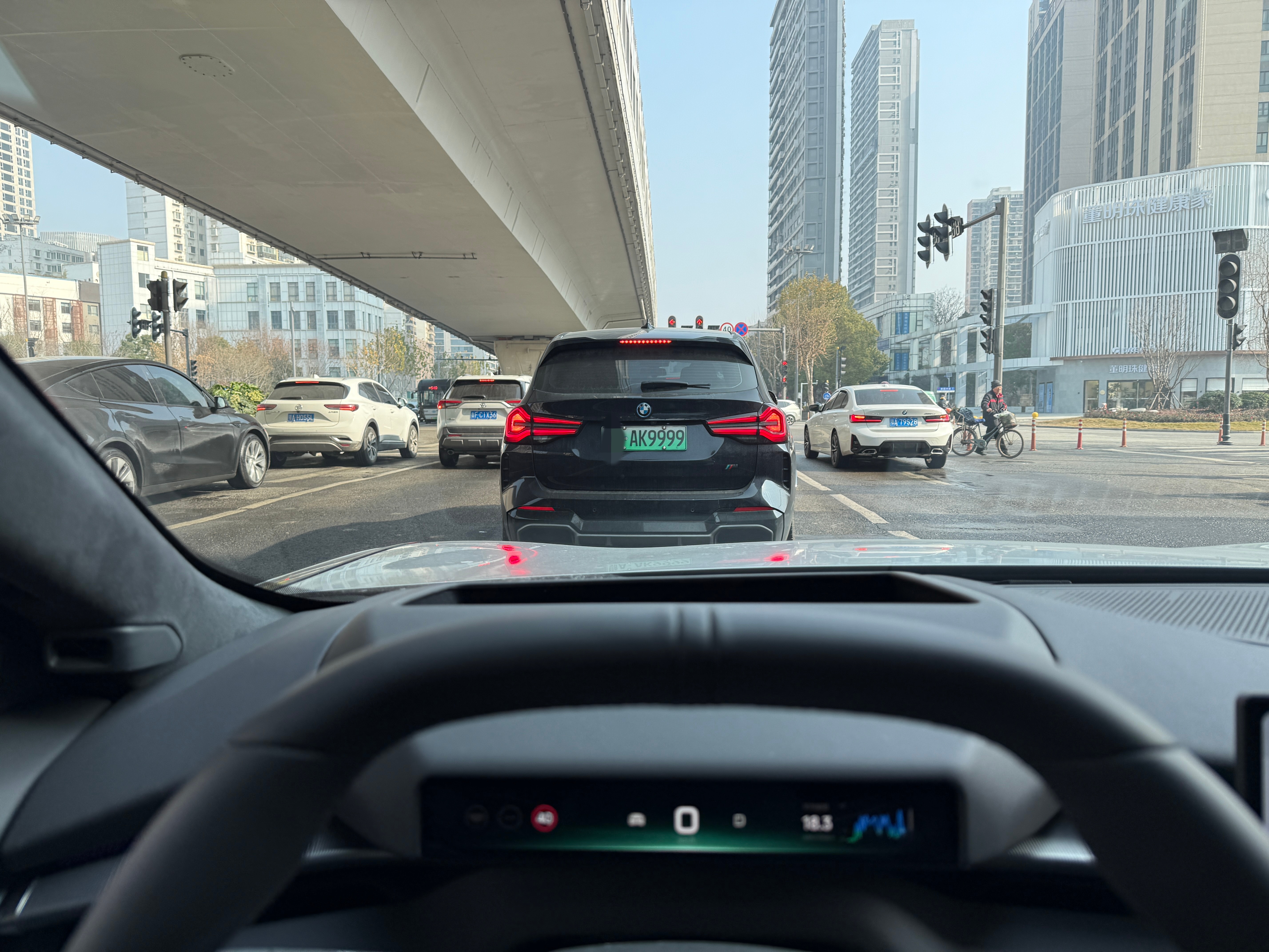 感觉现在这种炸弹号在新能源很少见了是因为大家不在意了吗？ 