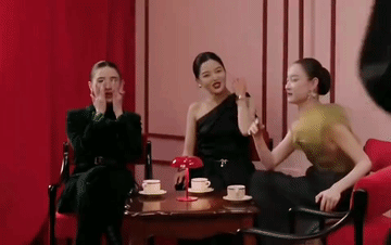 辛芷蕾，倪妮，宋佳凑一块儿，那就是娱乐圈里的大姐局！这仨人的气场，个顶个的强，又