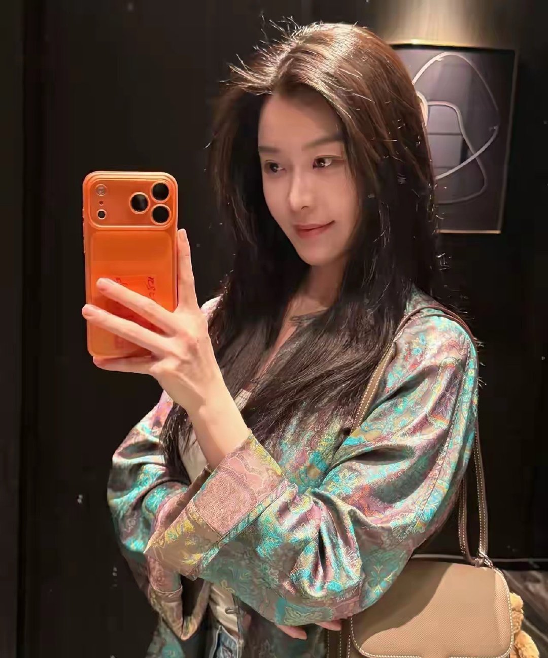 中午睡了一觉，刚睡醒。 
