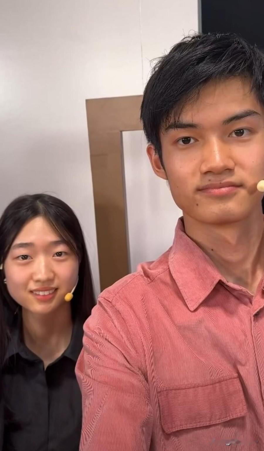 盛李豪和黄雨婷真是天造地设的一对，两人很般配！
盛李豪2004年生，黄雨婷200