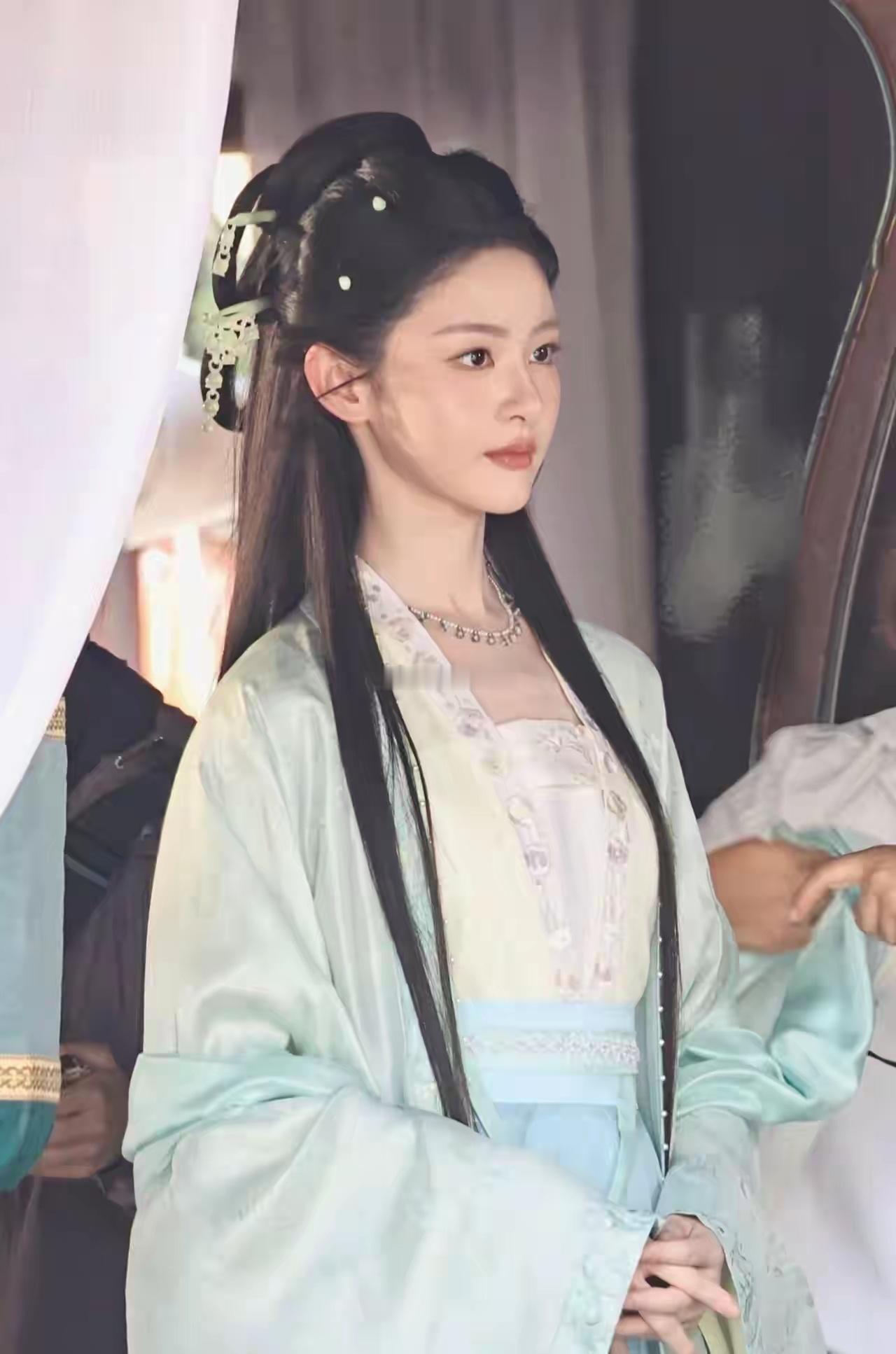 对比为有暗香来变化明显颜值更上镜有点女主相 