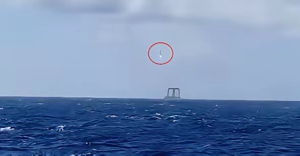 中国航天在海南文昌打出一套王炸，没用花哨的“筷子夹火箭”，照样把可回收火箭玩到世