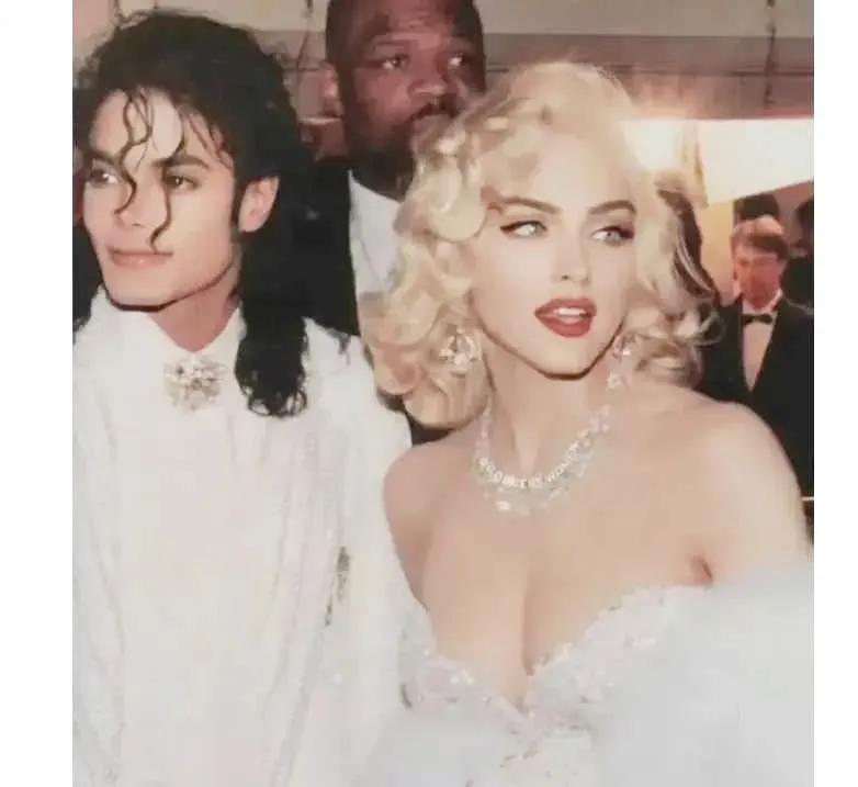 1991年，迈克尔·杰克逊和麦当娜迈克尔·杰克逊和麦当娜联手出席第63届奥斯卡颁