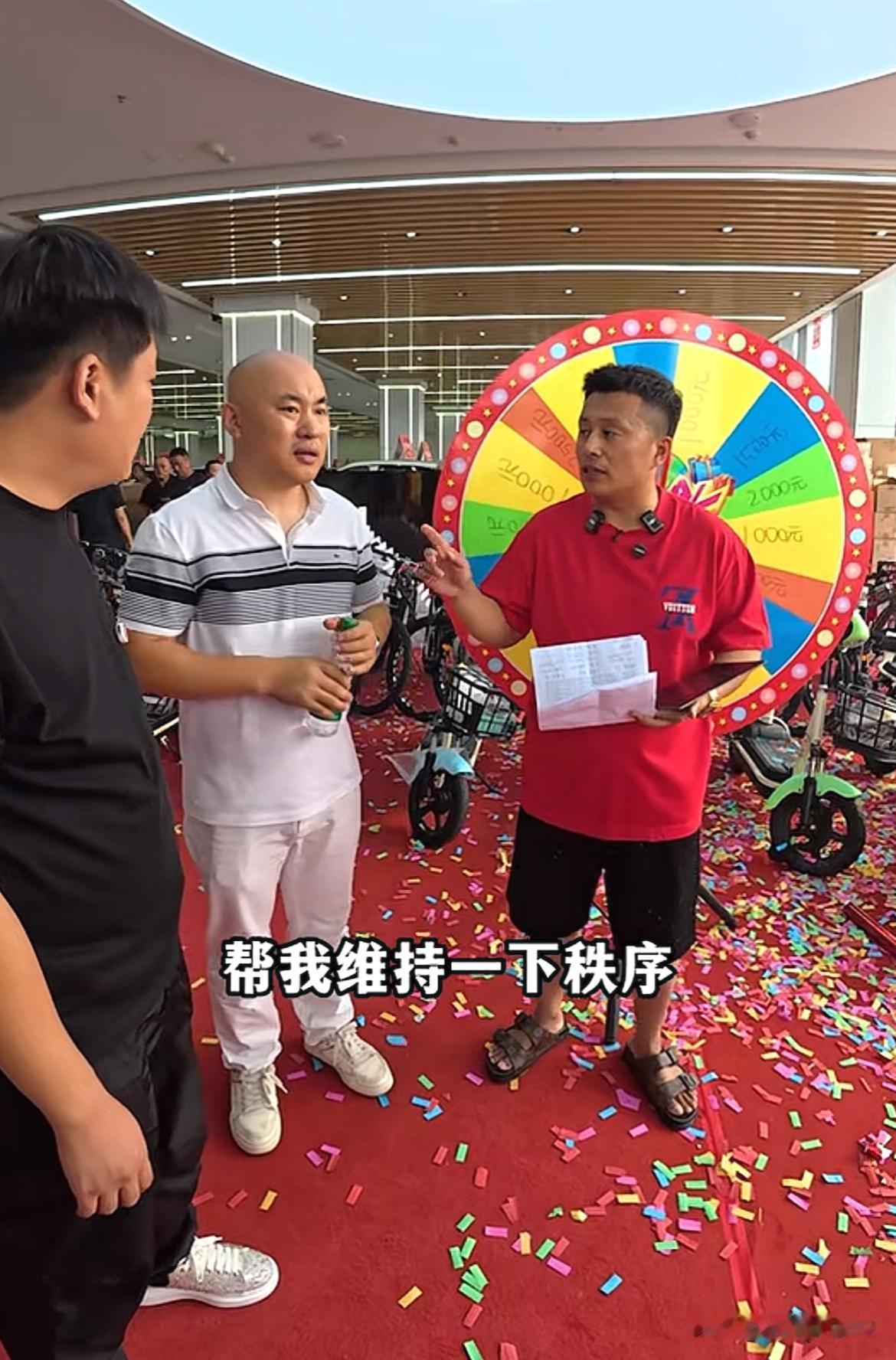 “东北卖车王”陈建泽遭天津港博主联合挑衅
被发起挑战后，陈建泽置之不理，细节曝光