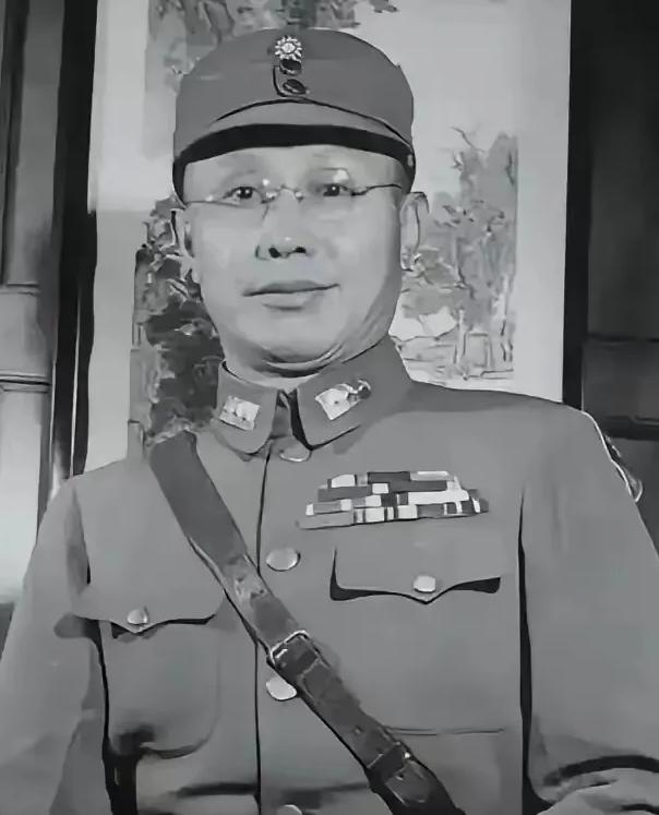 1935年，何应钦之女年仅23岁，不顾全家反对嫁给一名参谋小卒，他暗中调查后暴怒