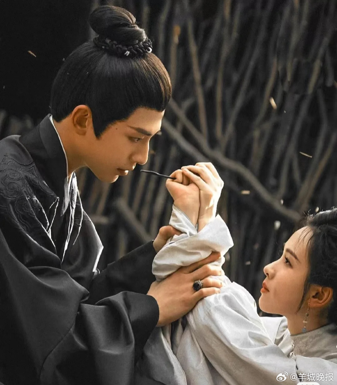 【来分享你最爱的古装剧CP】是一眼万年的宿命纠缠，也是并肩同行的江湖相守。哪对C