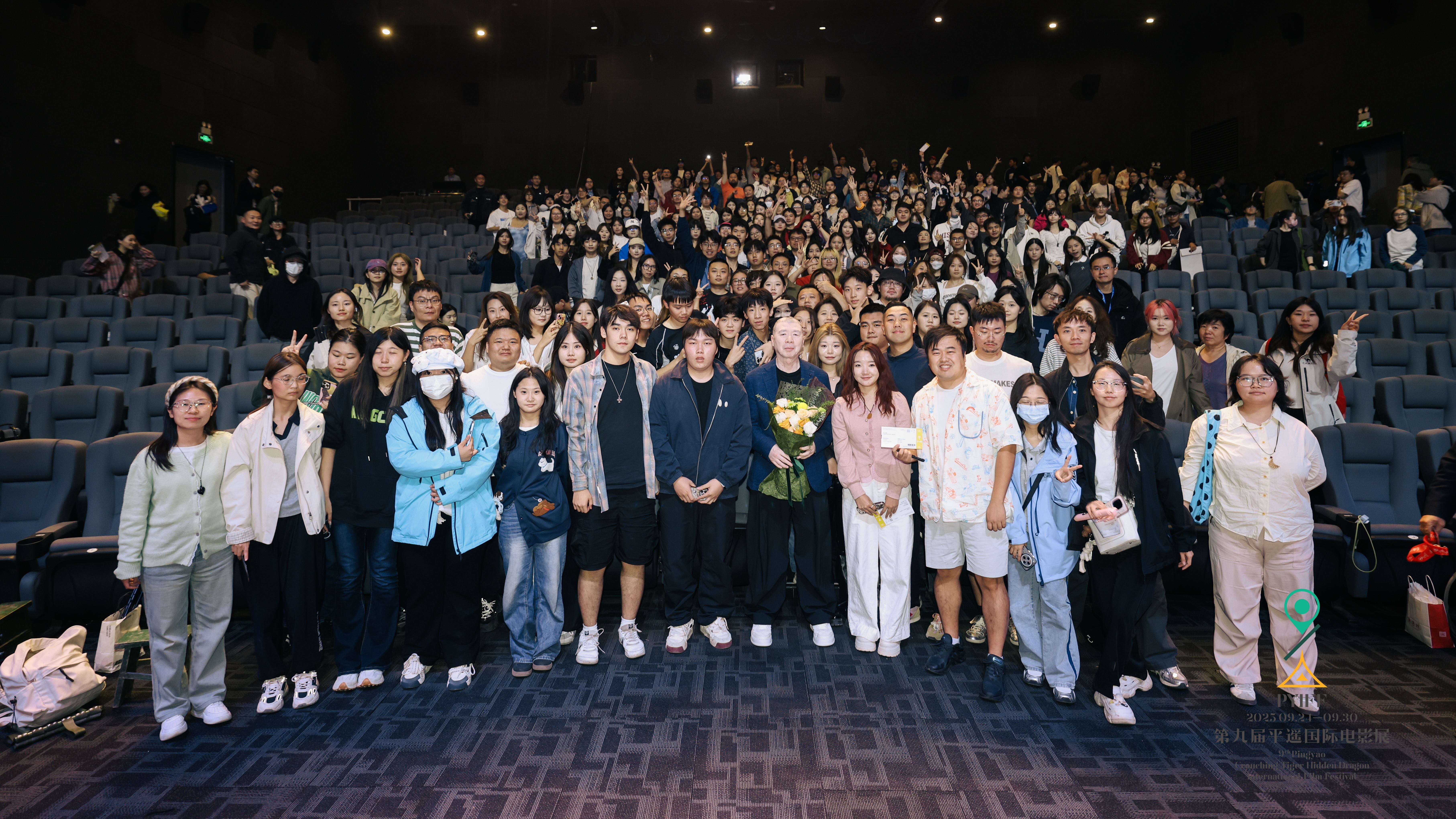 平遥国际电影展《天下无贼》冯小刚映后速记，还聊了一些《抓特务》的幕后。冯导：「这