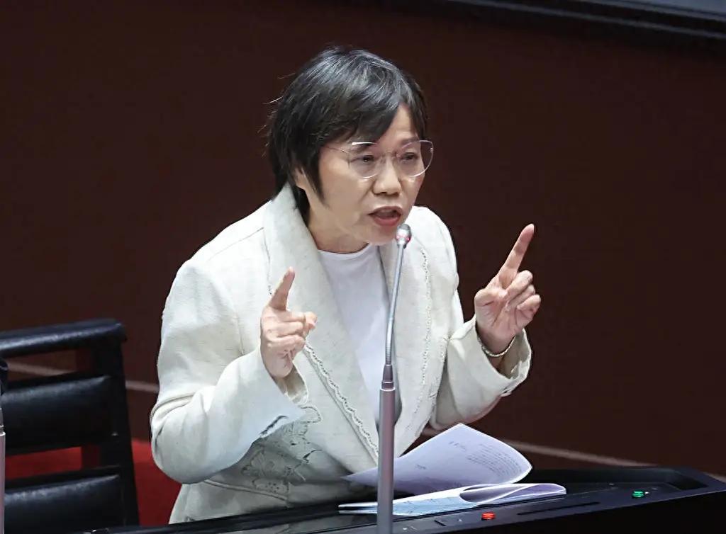 民进党当局的“内政部”，日前召开记者会表示，经过一年多的“蒐证”，已足以认定中华