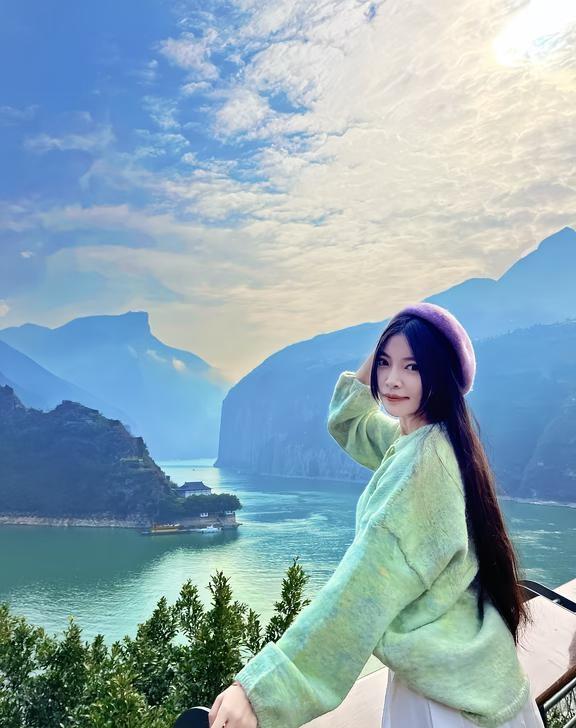 重庆周边被严重低估的地方😱徒步登顶美哭！
总要来一趟重庆奉节吧！看看10r人民