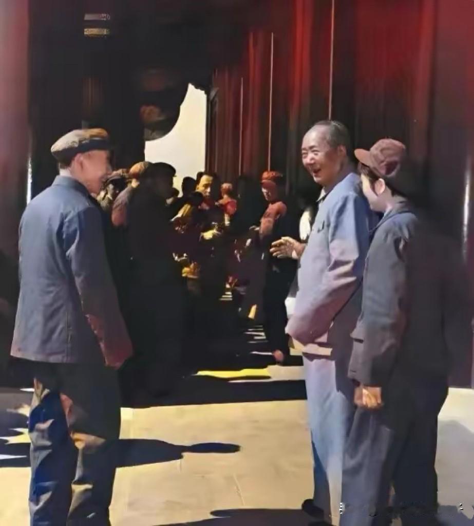 这张合影你见过么？

在1970年10月1日国庆节，新中国成立21周年纪念日，这