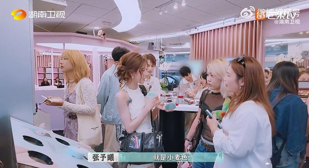 毕雯珺文俊辉合体偷师李佳琦 巴黎合伙人名场面 巴黎合伙人 新到店的文俊辉与还在学