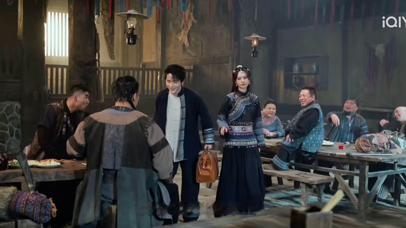 我笑吐了 这段真的不是张新成现挂的吗 这个嬉皮笑脸的样子我以为元仲辛来了