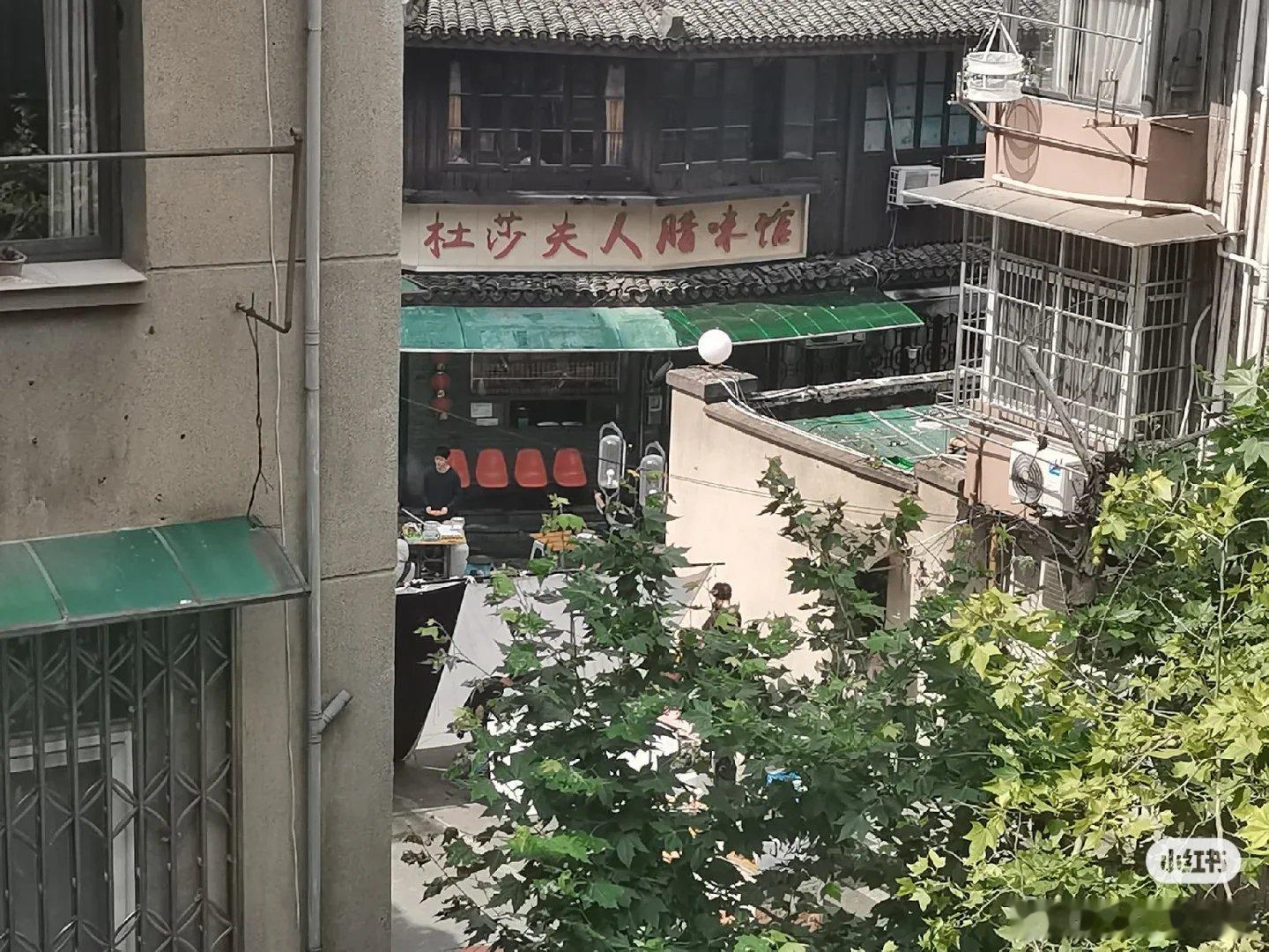 住在烁烁家对面是啥感觉啊 
