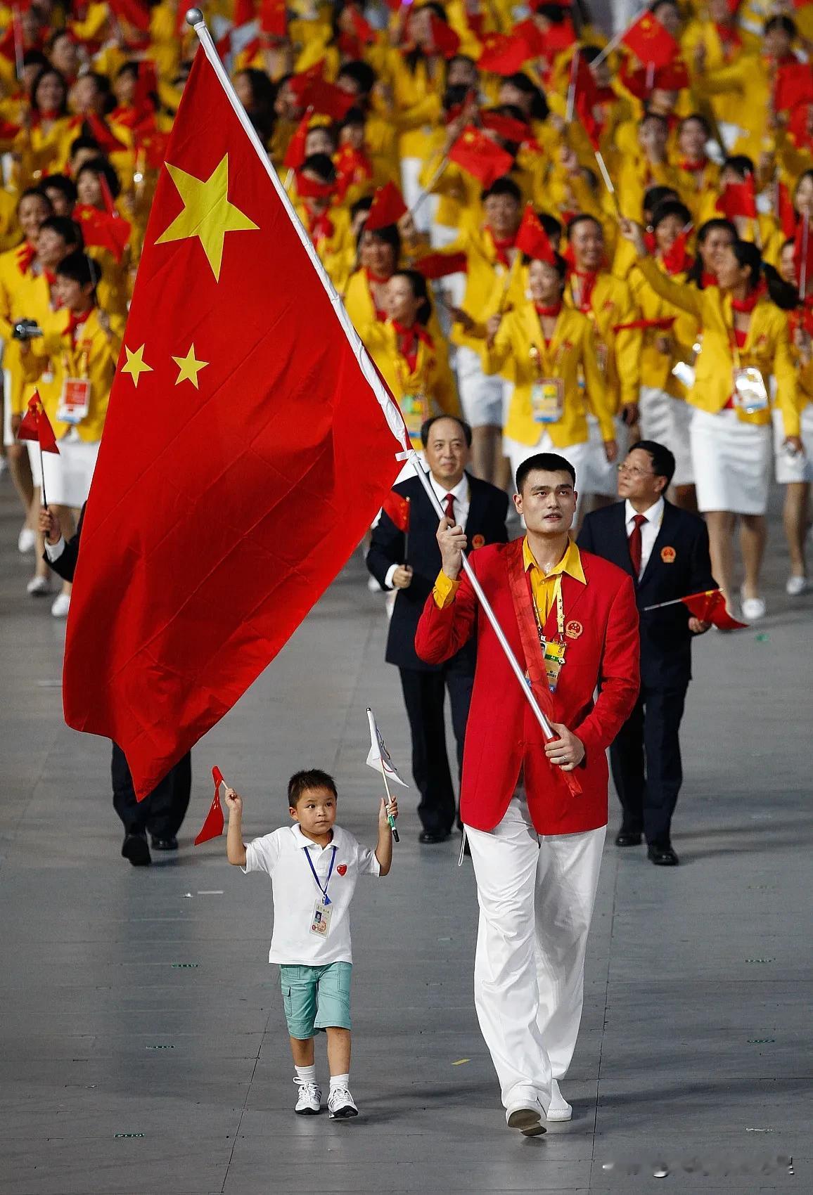 以前奥运会中国男篮当旗手，现在的奥运会直接没有中国男篮了！

2024年奥运会旗