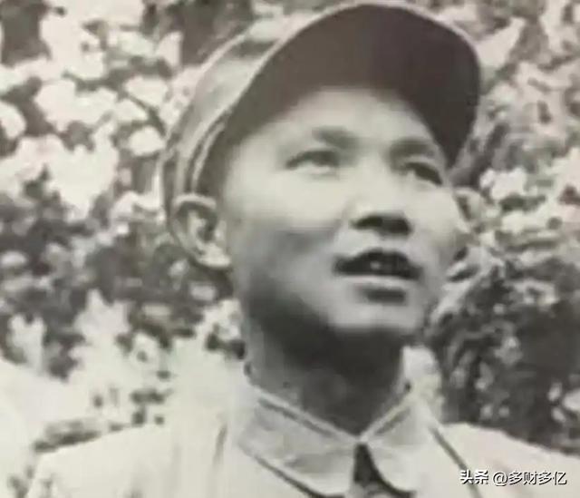 志愿军军长铁原血战后回乡种地拒绝授衔，朱德闻讯暴怒亲赴农村：你戴的是烈士的星
 