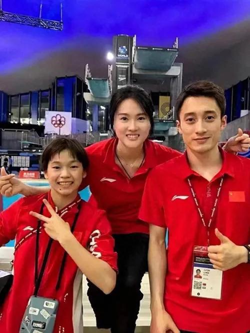 一直觉得梦之队的成员们颜值都好高：瞧，巴黎奥运会金牌获得者练俊杰真是疏眉朗目，阳