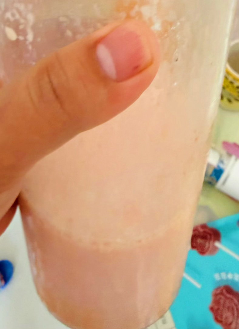 我妈做的地三鲜，逛市场买了半只荣昌卤鹅和凉面，用山竹、热情果加了点木瓜做的水果奶