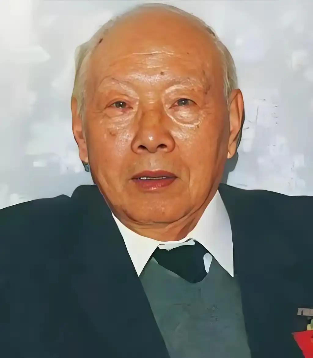 1982年，在美国时，宋希濂曾说，蒋介石的方法是‘从嫡系中来，到嫡系中去’。毛主