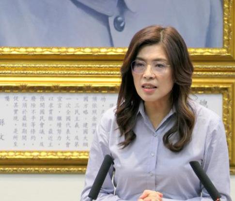 郑丽文发表声明！6月21日郑丽文现身新竹市小组长授证典礼时表示，"没有和平，这一