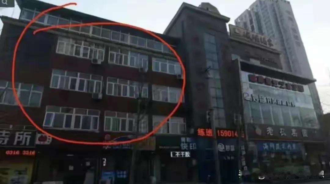 河北燕郊爆炸不是炸鸡店爆炸，炸鸡店已经辟谣是用电的，他们家没有被炸，店还好好的，