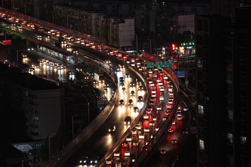 现在网络上为了博流量真是啥人都有。洛阳西工警方为净化网络环境，加大了网络谣言查处