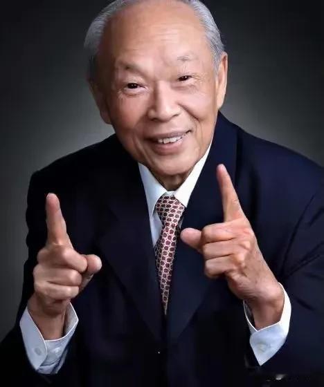 人性进步很小很小，几乎没。人，环境产物，所谓体面不过是自己给脸上加的戏。当年的贵