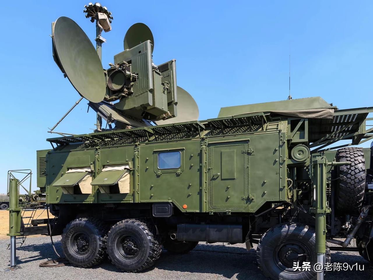 俄乌冲突中双方广泛用自动化技术，Foundation的“幻影”机器人被送乌前线侦