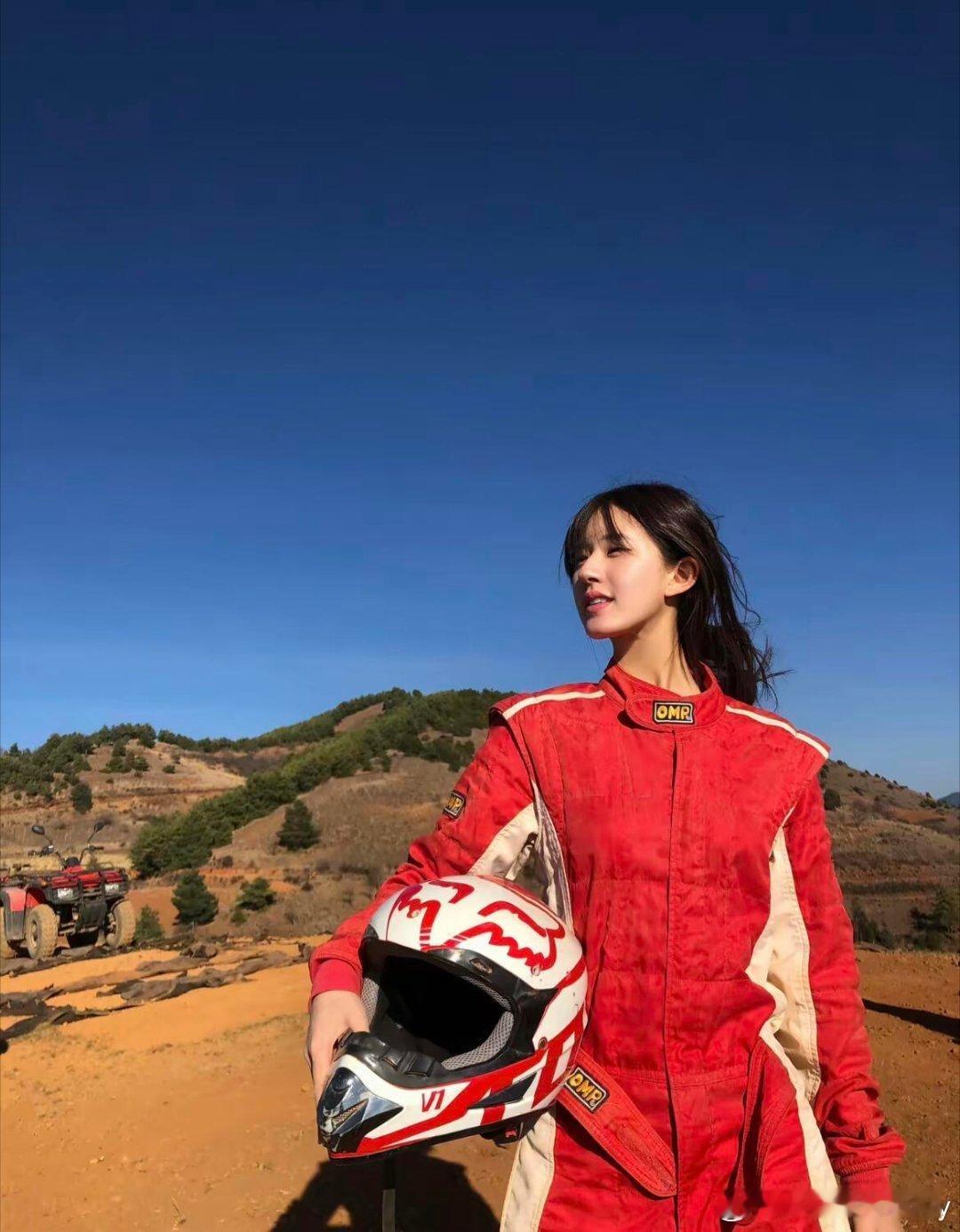 赛车露露🏎️赵露思