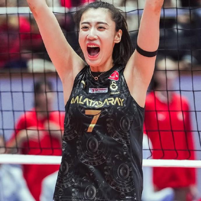 太炸裂！王媛媛欧联杯100%扣球成功率砍10分
 
25-26赛季女排欧联杯八分