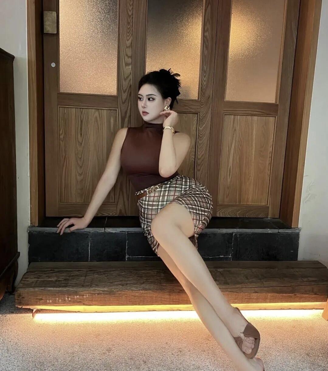 每日搭配分享·时尚穿搭春曰生活打卡季 看看气质女神的穿着搭配吧