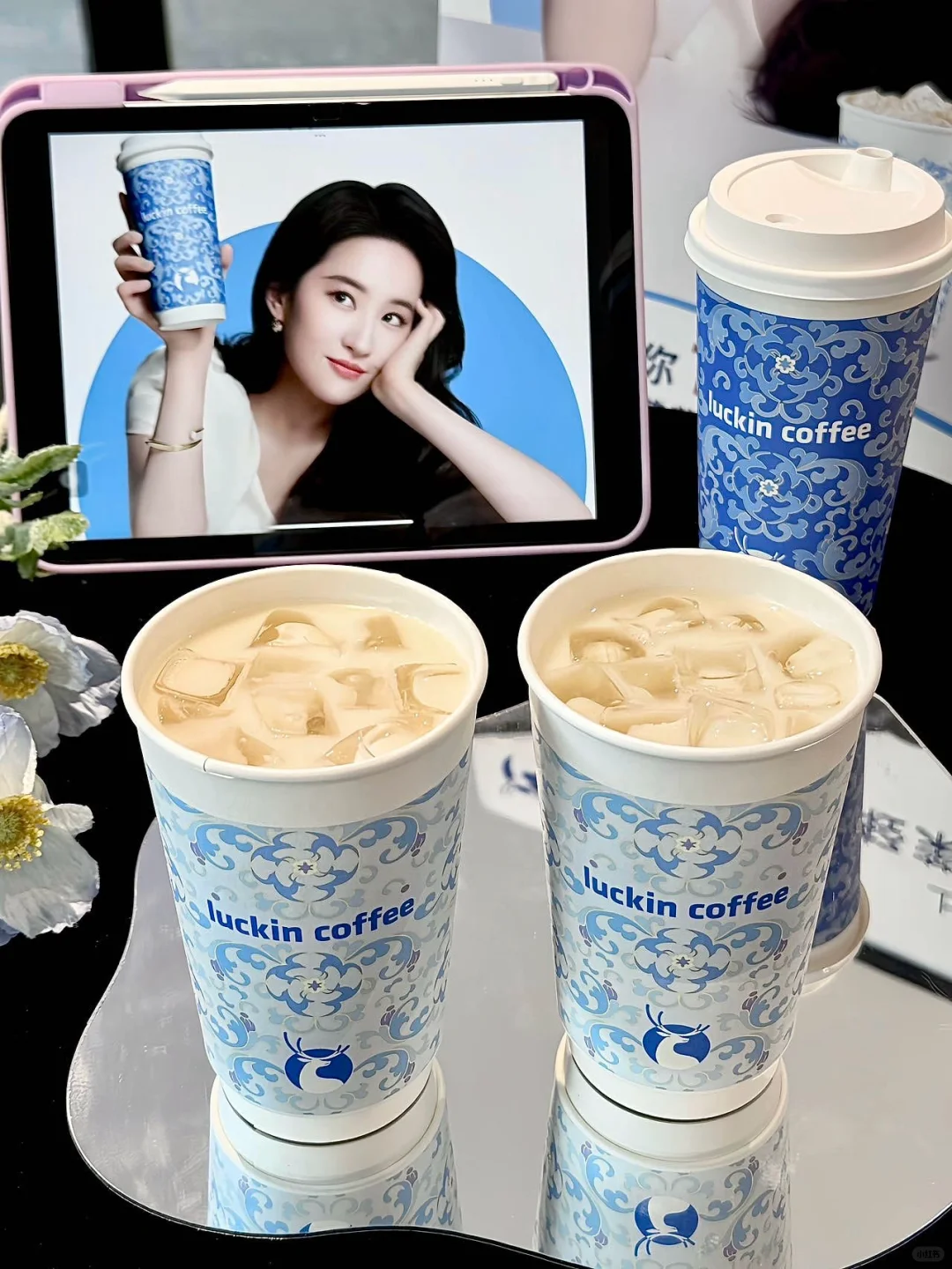 下午4点，约了一个美女喝下午茶💙💙
